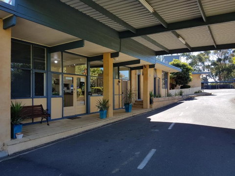 Motel Traralgon - Pubs and Clubs 0