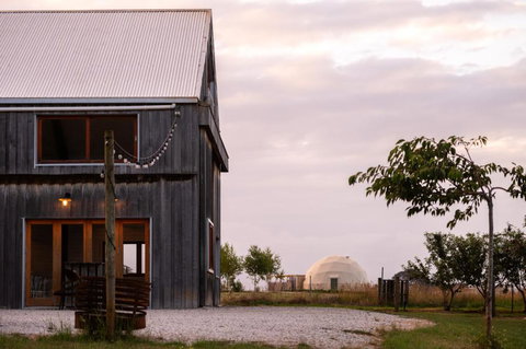 Mount Gnomon Farm - Pubs and Clubs 1