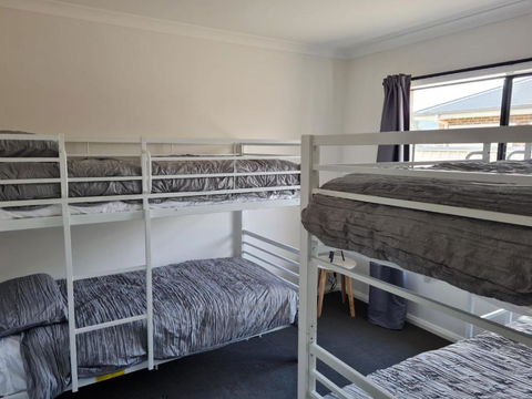 Mount Porepunkah Views - Pubs and Clubs 2