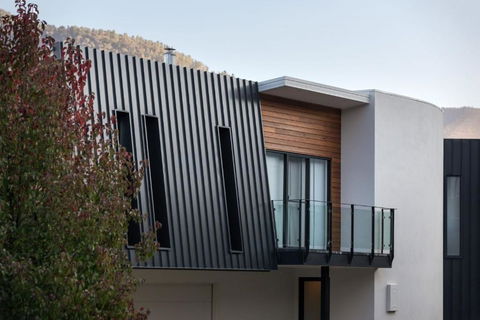 Mountain Mist Retreat - 6 Bedrooms - Pubs and Clubs 3