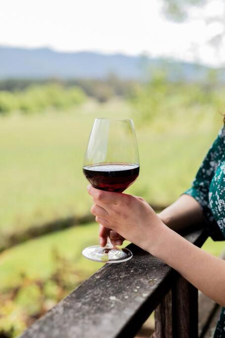 Mt Buffalo View Apartment - Pubs and Clubs 3