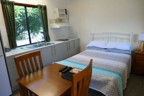 Mt Isa City Motel - Pubs and Clubs 0