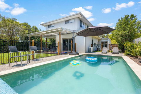 Mudjimba Retreat- Peaceful Luxury - Pubs and Clubs 0