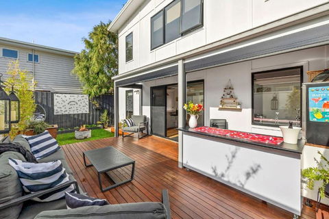 Muirfield Beach House 3a - Pubs and Clubs 2