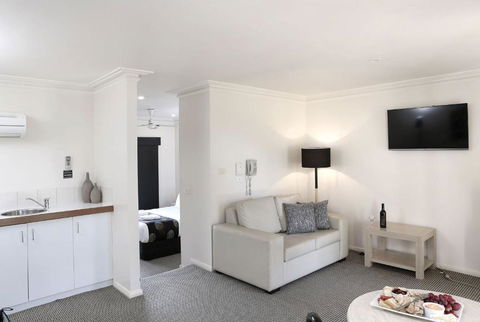 Murray Downs Resort - Pubs and Clubs 3