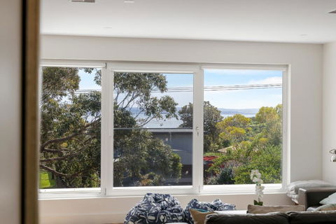 My Island Home By Ready Set Stay - Pubs and Clubs 3