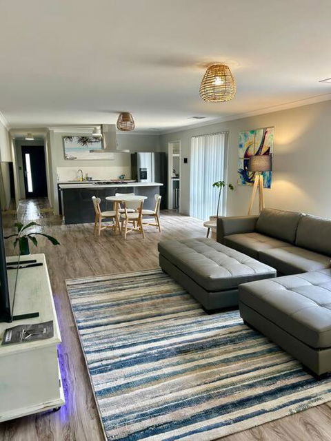 Myalup Retreat - Pubs and Clubs 2