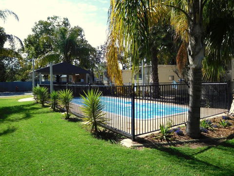 Narrabri Motel And Caravan Park - Go Out 0