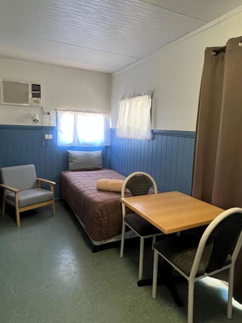 Narrabri Motel And Caravan Park - Go Out 2