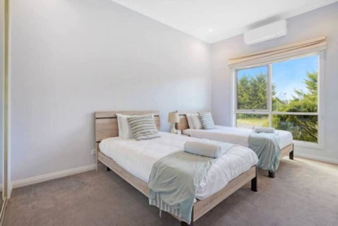 Narre Warren Farm Farm 20 People - Pubs and Clubs 2