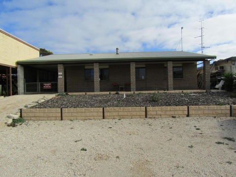 Nelson House - Pubs and Clubs 0