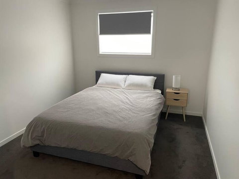 New 3 Bedroom House In Cooma - Pubs and Clubs 1