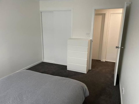 New 3 Bedroom House In Cooma - Pubs and Clubs 2