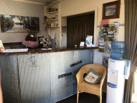 Nicholas Royal Motel - No Pets Allowed - Pubs and Clubs 1