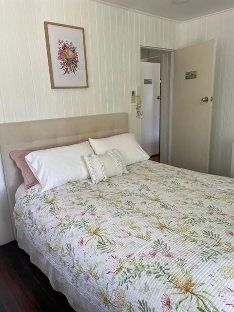 Noosa Hinterland Escape - Pubs and Clubs 0