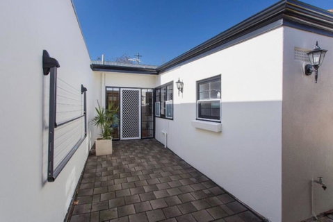 North Adelaide Row Cottage Monte - Pubs and Clubs 1
