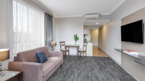 Oaks Sydney North Ryde Suites - Pubs and Clubs 2