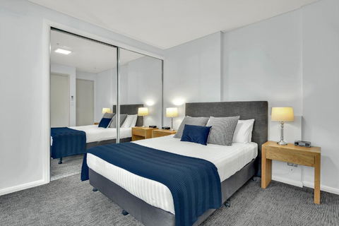 North Sydney Large Two Bedroom MIL2302 - Go Out 1