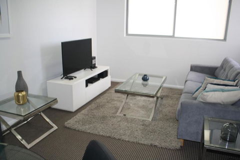 North Sydney Wyndel Apartments-MIL1005 - Go Out 1