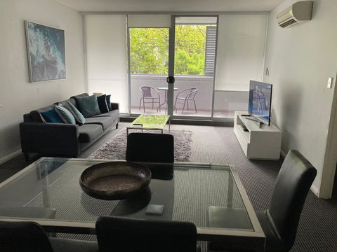 North Sydney Wyndel Apartments-MIL1005 - Go Out 0