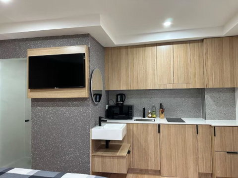 Oak Haven Sydney Suites - Pubs and Clubs 1