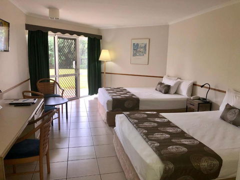 Ocean International Hotel - Pubs and Clubs 1