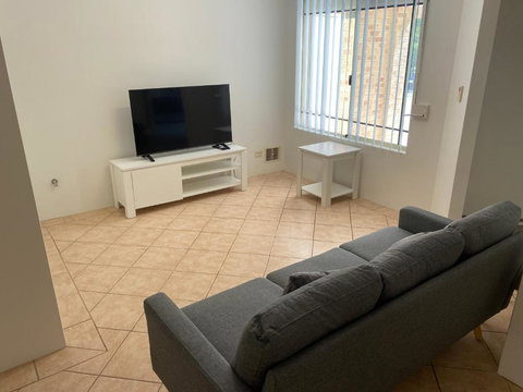 Ocean Keys Family Accommodation - Pubs and Clubs 1
