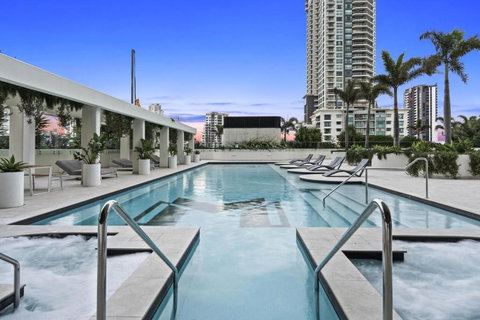 OCEAN Views In Beachside 2-Bedroom Unit - Q Stay - Go Out 3