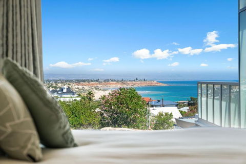 Ocean View In Port Noarlunga - Go Out 1