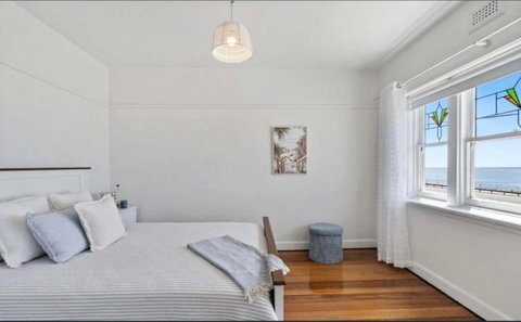 Ocean Views & City Convenience Perfect Getaway - Go Out 3