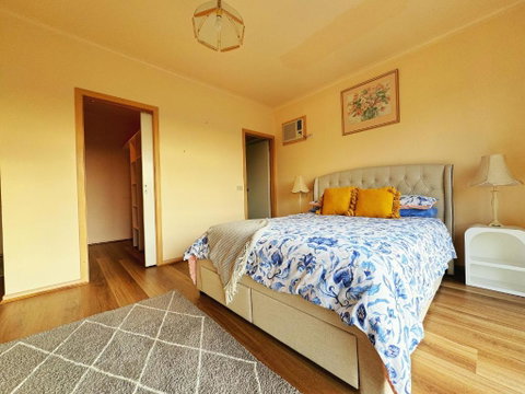 Oceanview 4B2B Two-story House With Big Balcony! - Pubs and Clubs 2