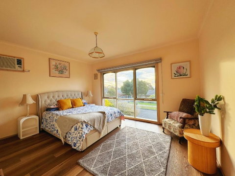 Oceanview 4B2B Two-story House With Big Balcony! - Pubs and Clubs 1