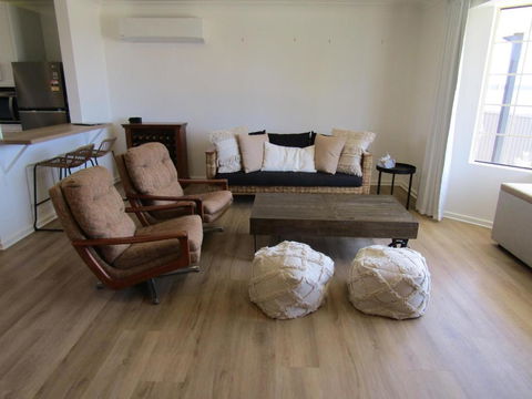 Our Little Beach House - Pubs and Clubs 2