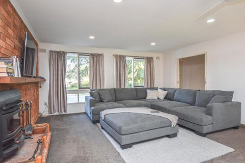 Ovens Valley Retreat - Pubs and Clubs 0