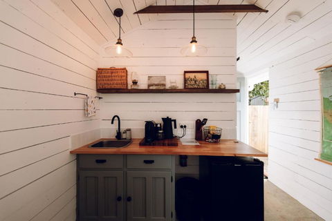 Pelham Cottage, Kondalilla Falls - Pubs and Clubs 1