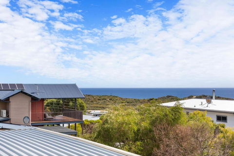 Peaceful And Renovated Original Beach House With Sweeping Views Of Gracetown - Go Out 1