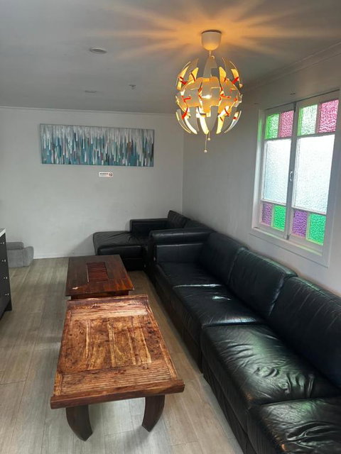 Palm Hamilton Backpacker - Go Out 1