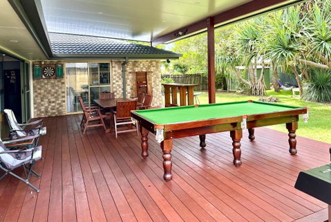 Pandanus Paradise. Newly Renovated 4 Bedroom Home - Pubs and Clubs 1