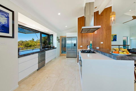 Panorama Beach House - Pubs and Clubs 1
