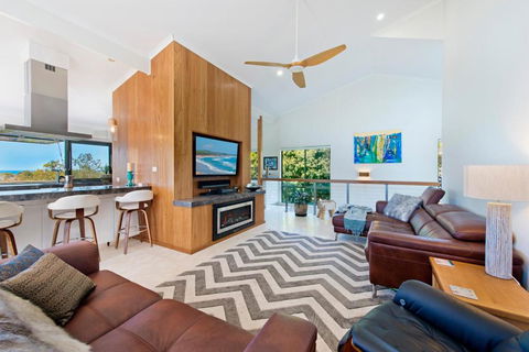 Panorama Beach House - Pubs and Clubs 3