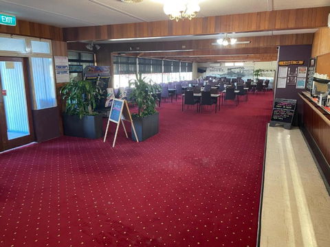 Paringa Hotel Motel - Pubs and Clubs 3