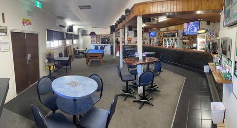 Paringa Hotel Motel - Pubs and Clubs 1