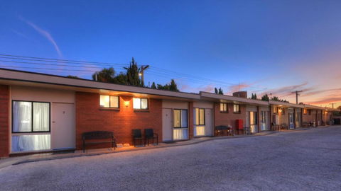 Paruna Motel - Pubs and Clubs 1