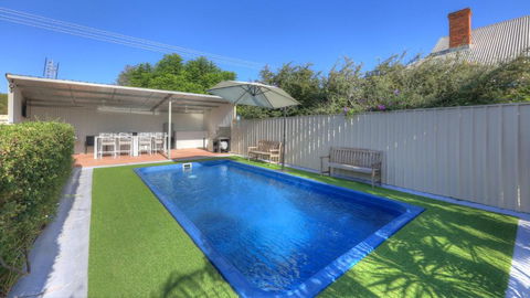 Paruna Motel - Pubs and Clubs 2