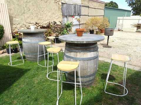 Passat Holiday Units - Unit 3 - Pubs and Clubs 2