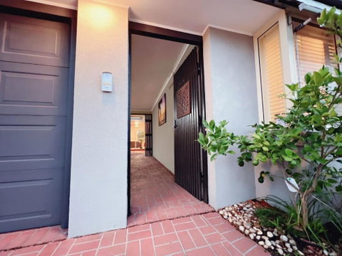 Patterson Lakes Charming 2 Bedroom House / VPL244 - Pubs and Clubs 1