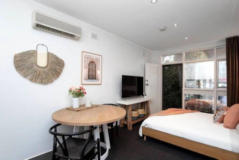 Peach On Sussex North Adelaide - Pubs and Clubs 3
