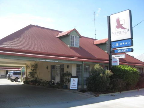 Pioneer Motel Goondiwindi - Pubs and Clubs 2