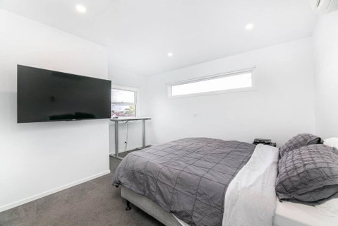 Perfect For Families And Groups - Large 5 Bedroom - Pubs and Clubs 3