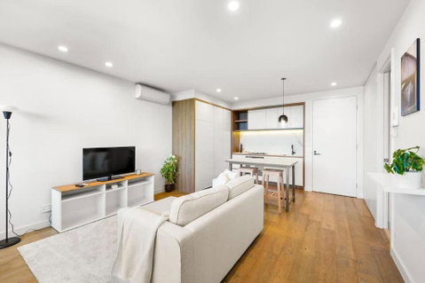 Perfectly Located Executive 1BR At Caulfield North - Pubs and Clubs 0